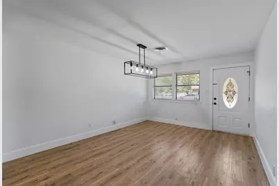 556 E 19th Street, Georgetown, TX 78626 - Photo 14