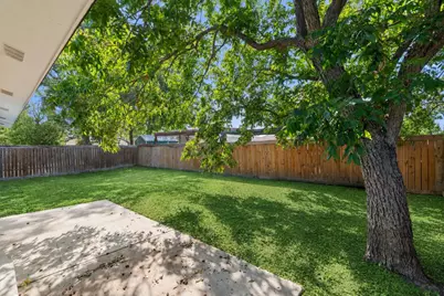 556 E 19th Street, Georgetown, TX 78626 - Photo 30