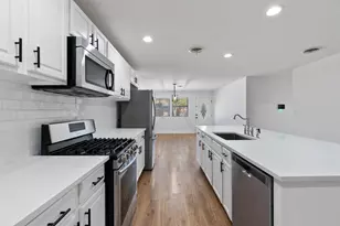 556 E 19th St, Georgetown, TX 78626 - Photo 12