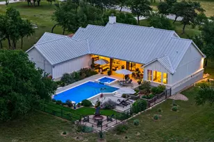 2009 Axis Cir, Fredericksburg, TX 78624 - Photo 2