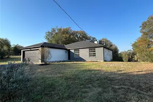 147 Shoreside Dr, Bastrop, TX 78602 - Photo 2