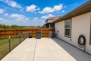 121 Santa Rosa Ln, Buda, TX 78610 - Photo 12