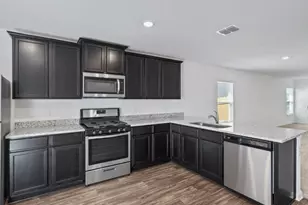 973 Shady Brk, New Braunfels, TX 78132 - Photo 4