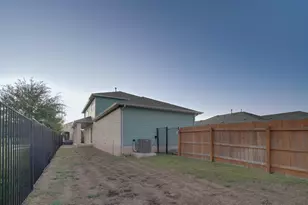 9015 Looksee Ln, Austin, TX 78744 - Photo 20