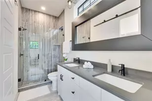 808 E Lydia St, Austin, TX 78702 - Photo 6