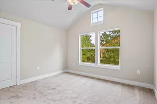 1601 Miriam Ave, Austin, TX 78702 - Photo 14