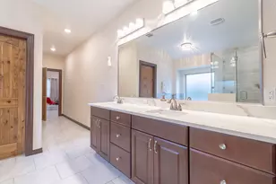 319 Lonesome Dove Dr, Cedar Creek, TX 78612 - Photo 18