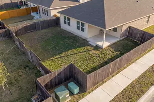1003 Round Bale Rd, Hutto, TX 78634 - Photo 4