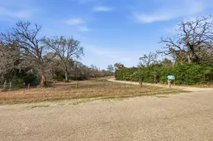 1471 Co Rd A, Lexington, TX 78947 - Photo 2