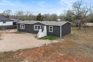 155 Arosa Dr, Elgin, TX 78621 - Photo 2