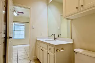 2100 San Gabriel St, Austin, TX 78705 - Photo 6
