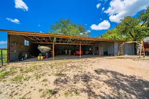 283 Hallford, Fredericksburg, TX 78624 - Photo 14