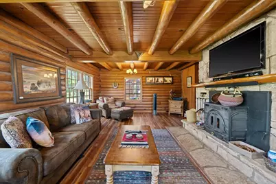 283 Hallford, Fredericksburg, TX 78624 - Photo 4