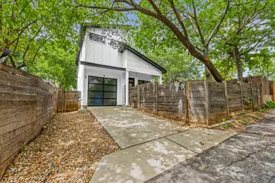 2004 E 10th Street #2, Austin, TX 78702 - Photo 2