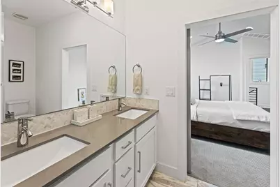 2004 E 10th Street #2, Austin, TX 78702 - Photo 28