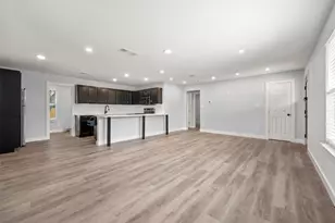 109/111 S Cedar St, Buda, TX 78610 - Photo 10