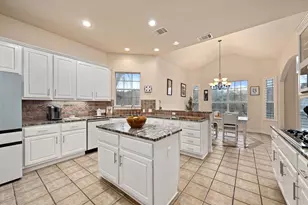 5600 Spurflower Dr, Austin, TX 78759 - Photo 14