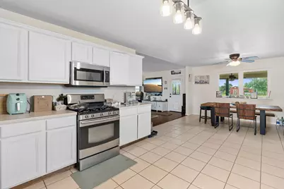 2050 County Road 129, Taylor, TX 76574 - Photo 14