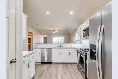 154 Flagstone Trail, Buda, TX 78610 - Photo 4