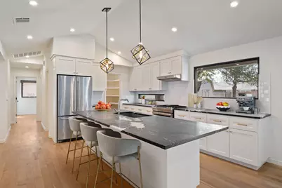 2111 Teakwood Drive, Austin, TX 78757 - Photo 4