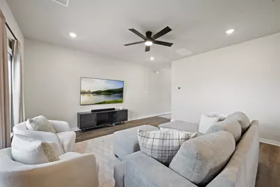 400 Sleep Hollow, Jarrell, TX 76537 - Photo 6