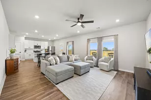 400 Sleep Holw, Jarrell, TX 76537 - Photo 4
