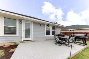 303 Schuyerville Dr, Elgin, TX 78621 - Photo 28