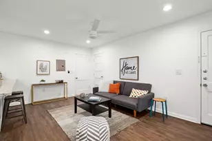 301 E 33rd St, Austin, TX 78705 - Photo 2