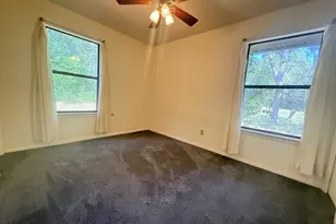 109 Pine Cone Ln, Elgin, TX 78621 - Photo 16