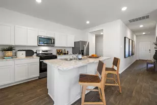 827 Arnold Loop, Uhland, TX 78640 - Photo 16