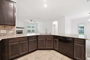 160 Phillips Dr, Kyle, TX 78640 - Photo 4