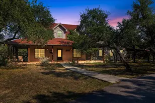 2471 Oak Run Dr, Wimberley, TX 78676 - Photo 2