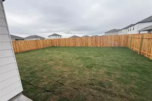 417 Wedemeyer St, Taylor, TX 76574 - Photo 14