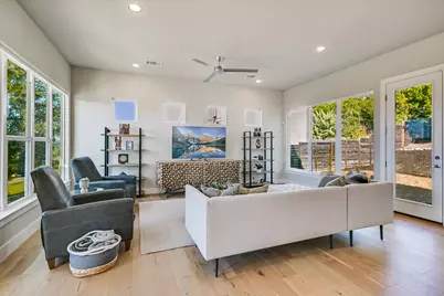 1005 Larkhall Drive, Briarcliff, TX 78669 - Photo 4