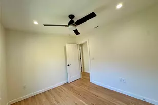 1304 Hillcrest Dr, Austin, TX 78723 - Photo 14