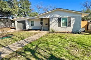 1304 Hillcrest Dr, Austin, TX 78723 - Photo 2