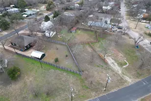 305 Lexington Rd, Elgin, TX 78621 - Photo 16