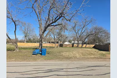 305 Lexington Road, Elgin, TX 78621 - Photo 8