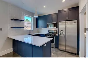 2821 Castro St, Austin, TX 78702 - Photo 8