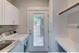 2821 Castro St, Austin, TX 78702 - Photo 14