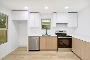 2404 Santa Rita St, Austin, TX 78702 - Photo 10