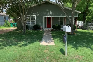 416 Shaw St, Taylor, TX 76574 - Photo 2