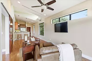 1415 W 51st St, Austin, TX 78756 - Photo 10