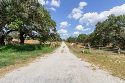 9729 Fm 775, Floresville, TX 78114 - Photo 2