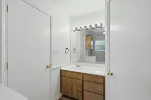 2215 Dry Creek Dr, Round Rock, TX 78681 - Photo 6