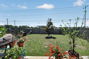 266 Twisted Oaks Ln, Buda, TX 78610 - Photo 14