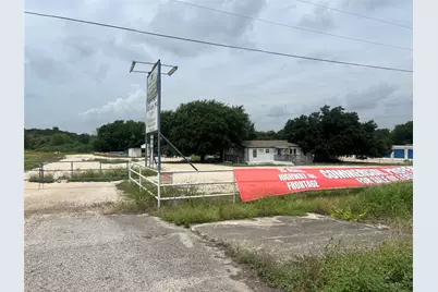 4116, 4118, 4124 N State Highway 46, Seguin, TX 78155 - Photo 12
