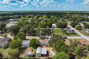 488 7th St, Somerville, TX 77879 - Photo 32