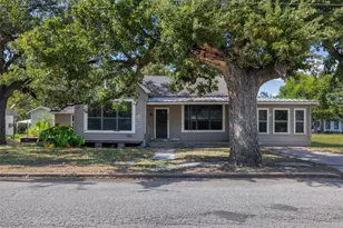 488 7th St, Somerville, TX 77879 - Photo 1