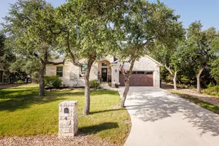 4 Maplewood Rd, Wimberley, TX 78676 - Photo 2